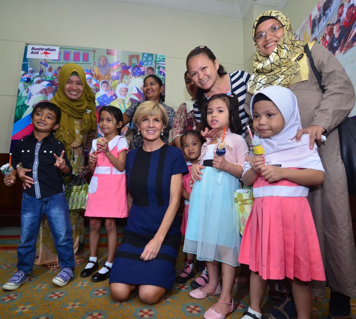 Foreign Minister Julie Bishop meets with parents and young students from Tahderiyyah centers supported by the Australian Government-funded Basic Education Assistance for Muslim Mindanao Program in Davao City, 17 March 2017. Photo credit: DFAT/ Mark Lim.