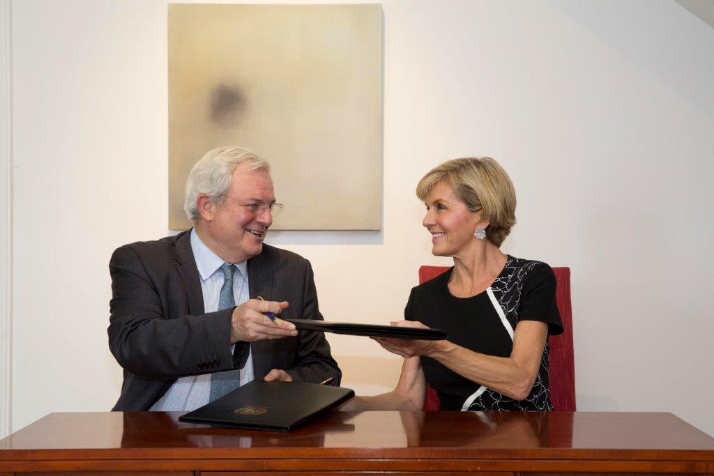 Foreign Minister Julie Bishop signs a funding agreement for the Central Emergency Response Fund with Mr Stephen O’Brien, UN Emergency Relief Coordinator, on 18 May 2017. Photo credit: Andrew Kelly