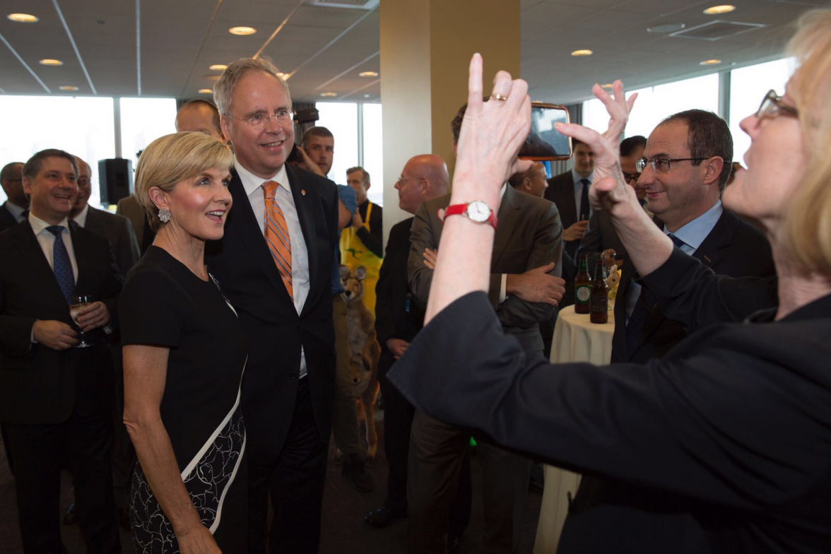 Foreign Minister Julie Bishop welcomes Dutch Permanent Representative to the United Nations, Karel van Oosterom, at a reception to launch Australia’s Human Rights Council campaign at the United Nations on 18 May 2017. Photo credit: Andrew Kelly