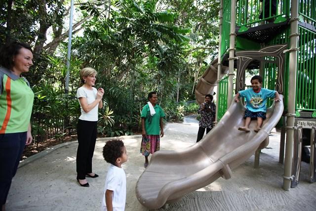 Foreign Minister Bishop at the Port Moresby Nature Park.