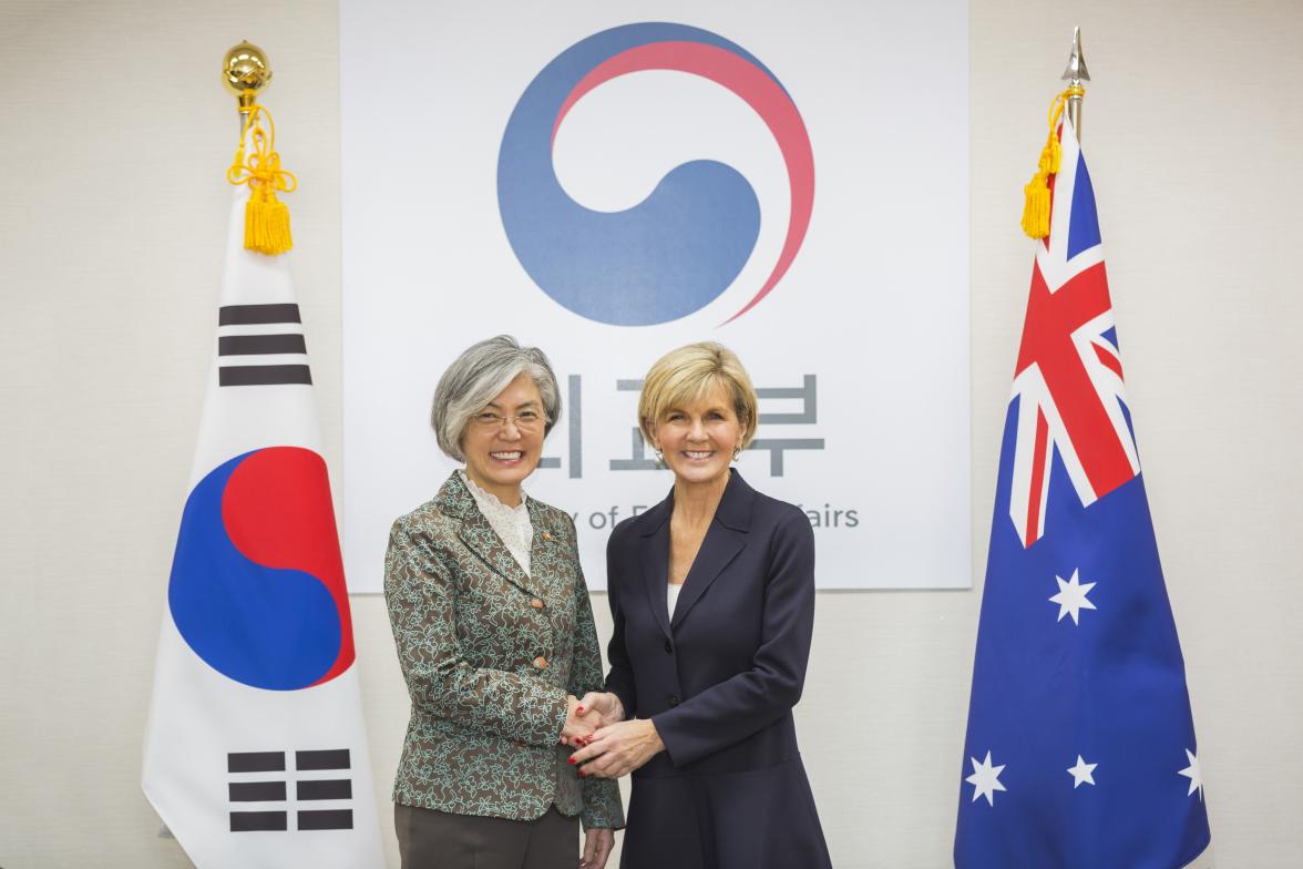 ROK Foreign Minister Kang Kyung-wha and Foreign Minister Julie Bishop at the ROK-Australia Foreign Ministers bilateral meeting.