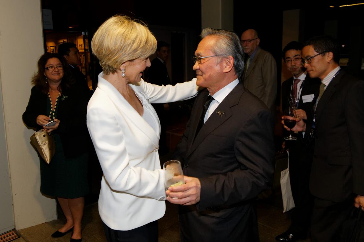 Foreign Minister Julie Bishop welcomes Thai Foreign Minister Don Pramudwinai to Perth at the opening dinner for the inaugural Bali Process Government and Business Forum, 24 August 2017.