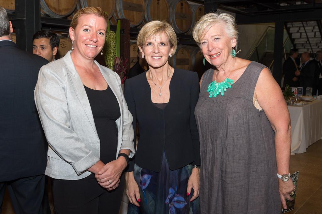 Foreign Minister Julie Bishop with Maggie and Elli Beer.