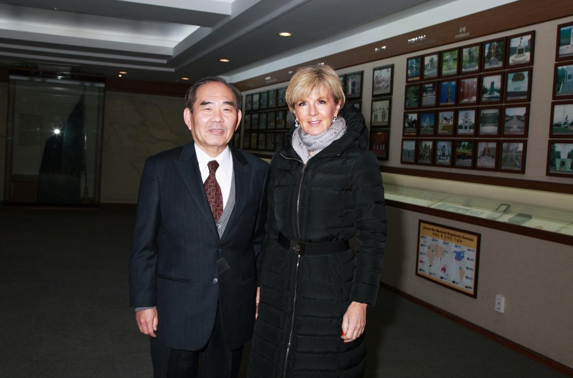 Foreign Minister Julie Bishop and UNMCK Custodian, Youn-Kwon Kim, at the Memorabilia Hall.