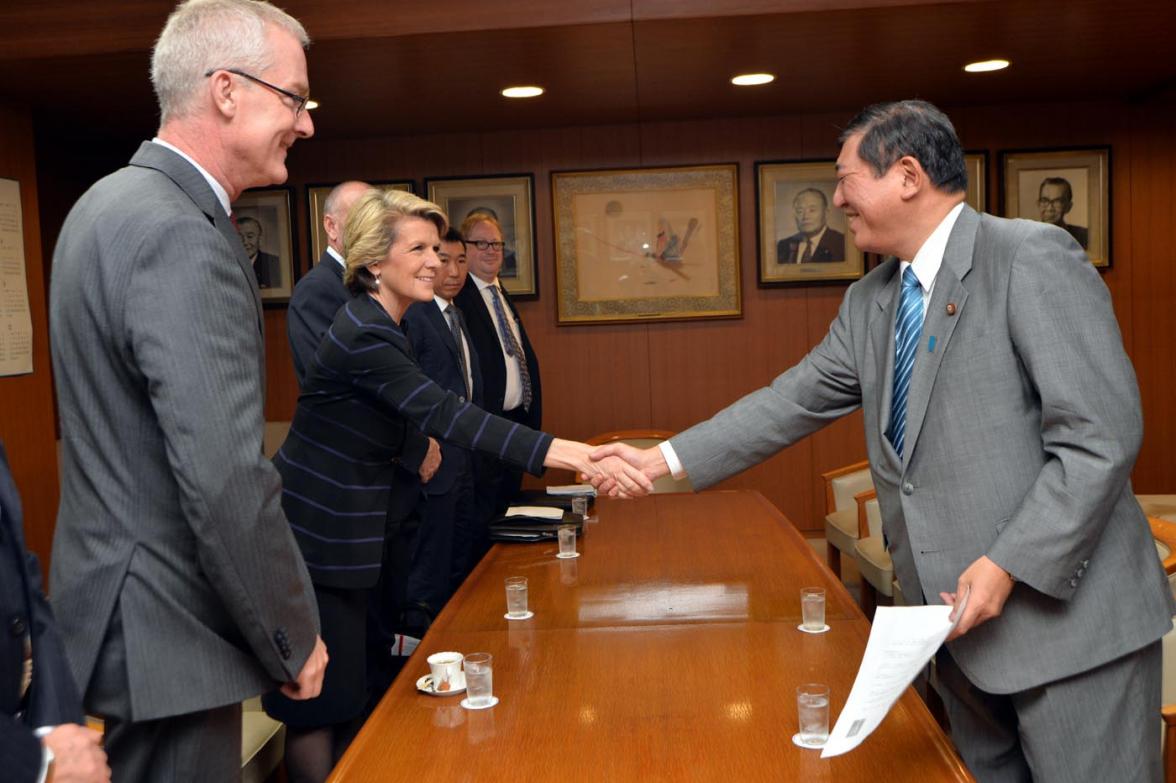 Meeting with Mr Shigeru Ishiba, Secretary-General of the Liberal Democratic Party in Tokyo. 16 October 2013.