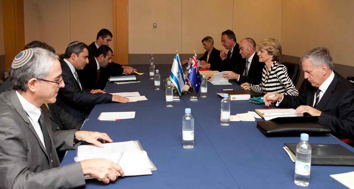 Meeting with Israeli Deputy Foreign Minister Mr Ze’ev Elkin at the Seoul Conference on Cyberspace