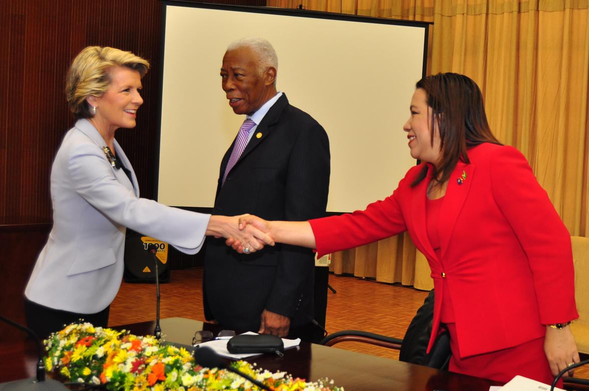 Julie Bishop meeting CARICOM Foreign Ministers at pre-CHOGM Foreign Minister’s meeting.