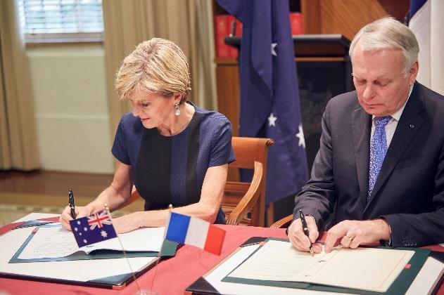 Foreign Minister Julie Bishop and French Foreign Minister HE Jean-Marc Ayrault sign a Joint Statement of Enhanced Strategic Partnership between Australia and France, following bilateral discussions in Melbourne, 3 March 2017. Photo credit: DFAT/ Kristian