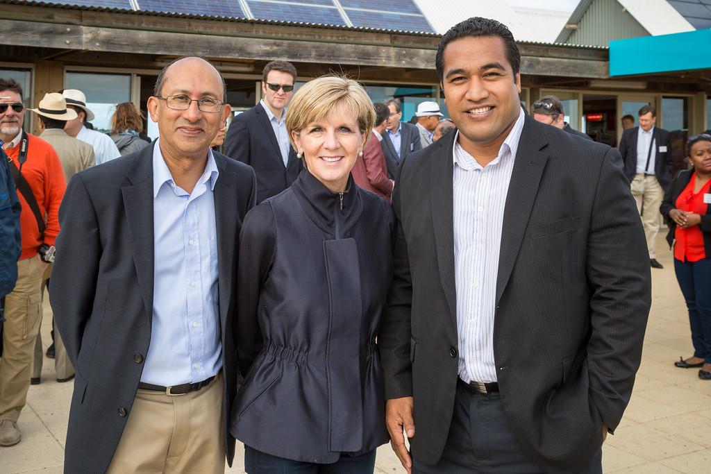 Foreign Minister Julie Bishop with DFAT Secretary Peter Varghese and A/g High Commissioner from Samoa. 