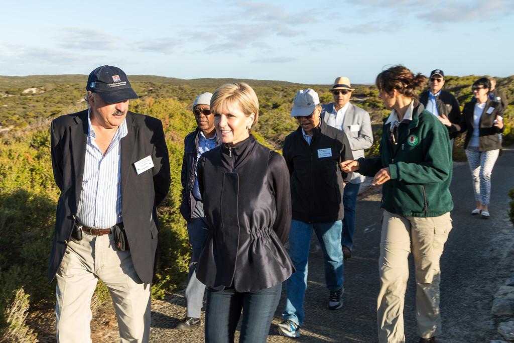 Foreign Minister Julie Bishop with Dean of Diplomatic Corps HE Pedro Villagra at Kangaroo Island. 