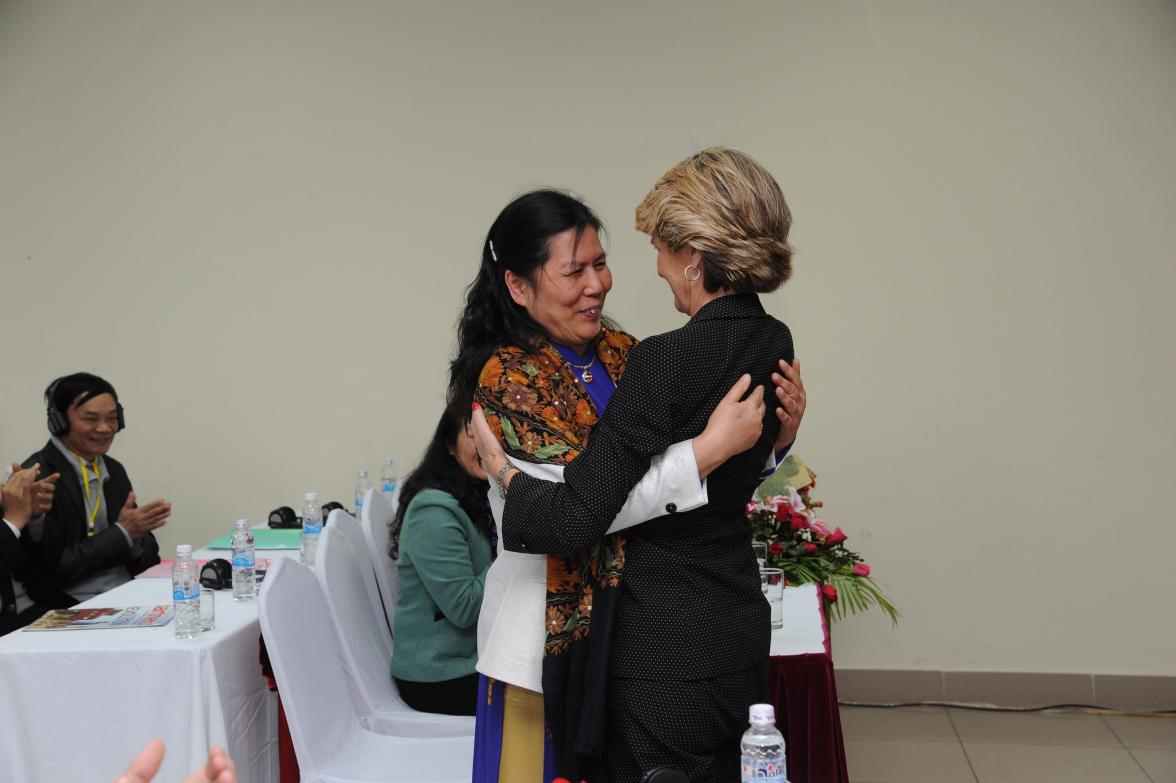 Australian Foreign Minister Julie Bishop and President of Vietnam Women’s Union Nguyen Thanh Hoa in Hanoi on 19 February 2014