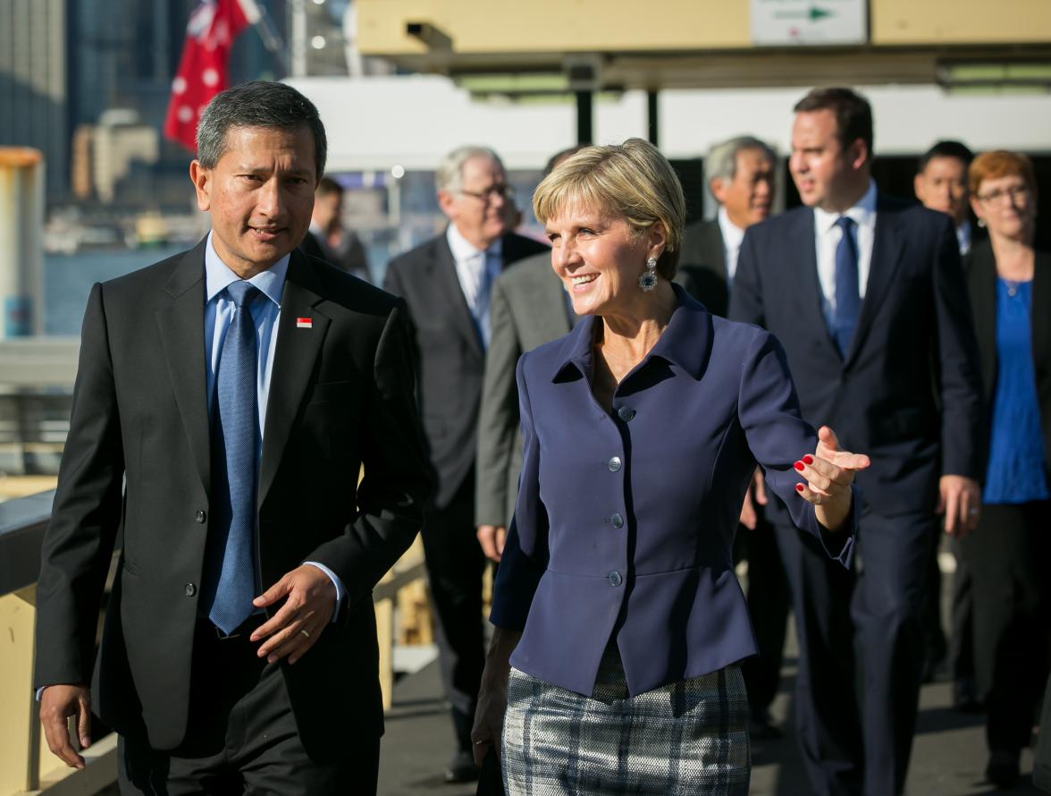 Foreign Minister Julie Bishop and Singapore’s Foreign Minister Vivian Balakrishnan lead their delegations at Jeffrey Street Wharf, 18 March 2016.