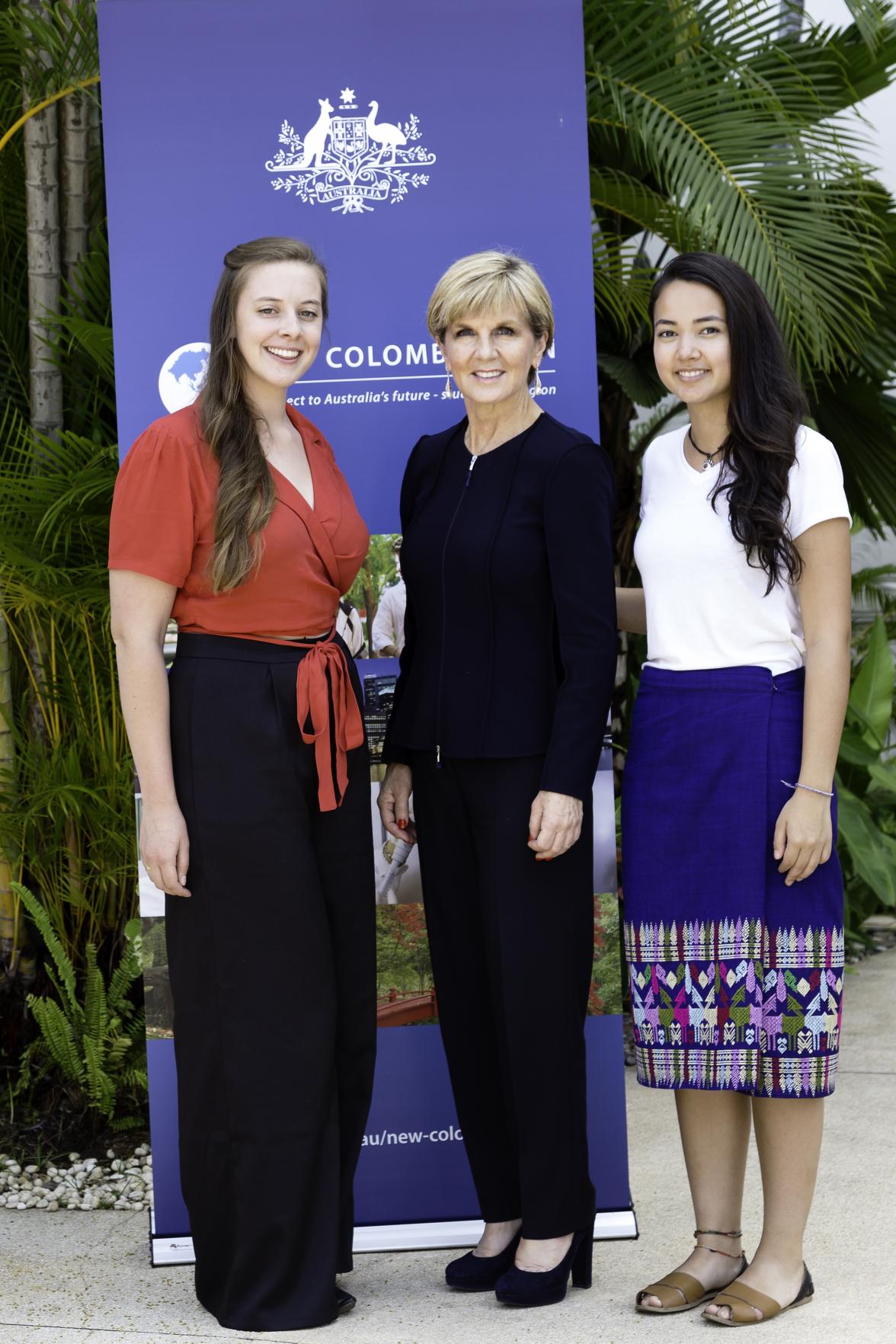 Australian Foreign Minister Julie Bishop meets with New Colombo Plan scholar Caitlin McQuarie (left) and Australian PhD student Luisa Olmo (right) in Vientiane, Laos. 27 July 2016. Photo credit: DFAT/Bart Verweij