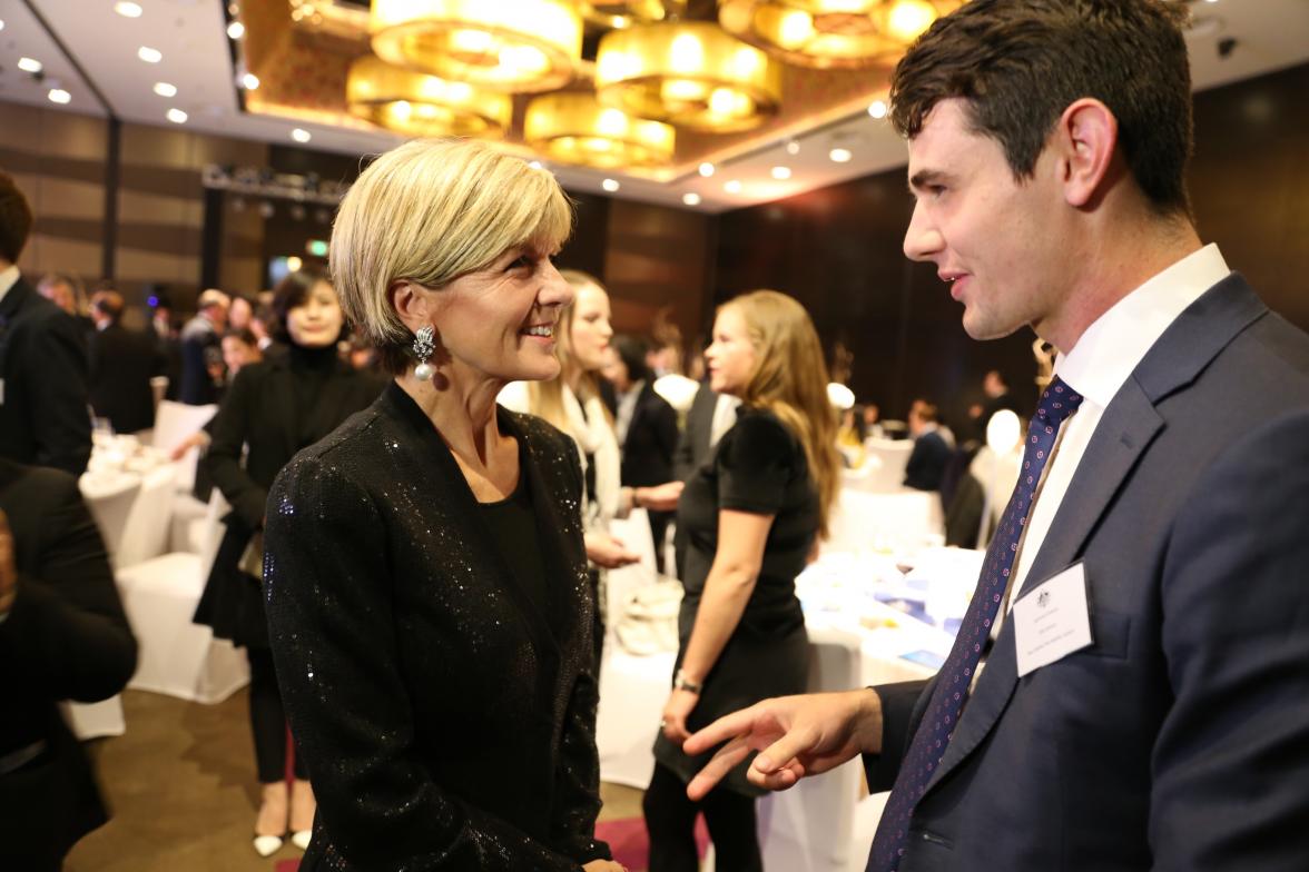 Minister Bishop meeting a New Colombo Plan student