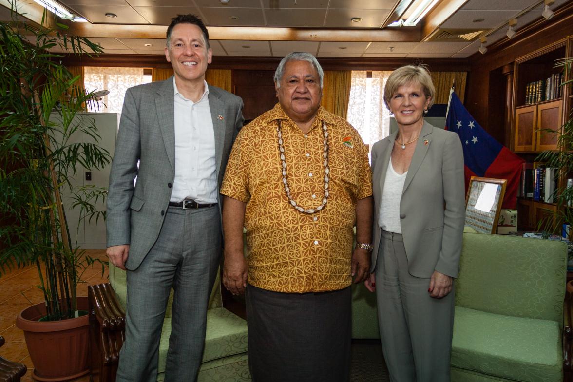 Foreign Minister Julie Bishop and Parliamentary Secretary Brett Mason thank  Samoan Prime Minister Tuilaepa for hosting the 2014 SIDS conference.