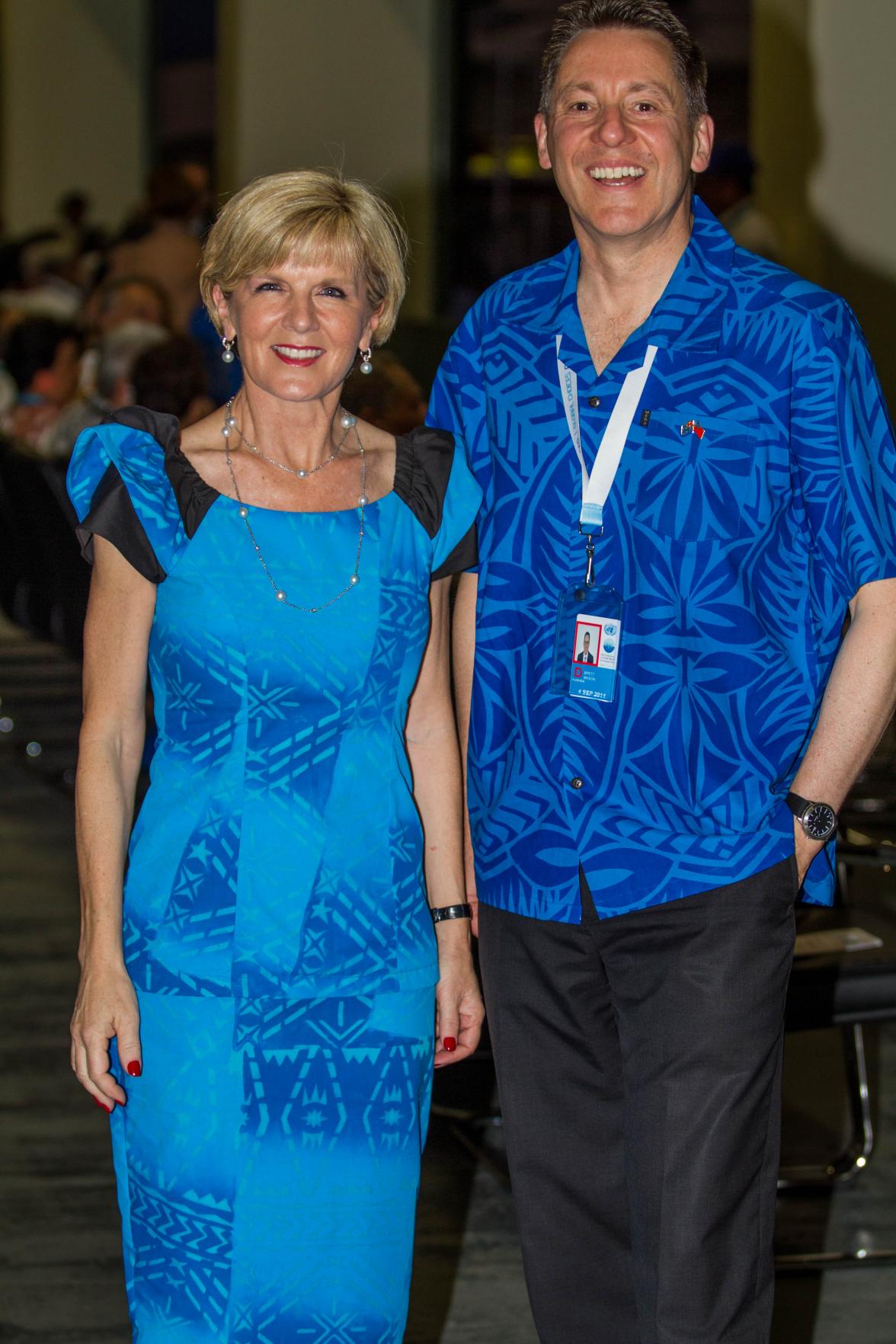 Foreign Minister Julie Bishop with Parliamentary Secretary Senator Brett Mason in traditional Samoan puletasi dress.