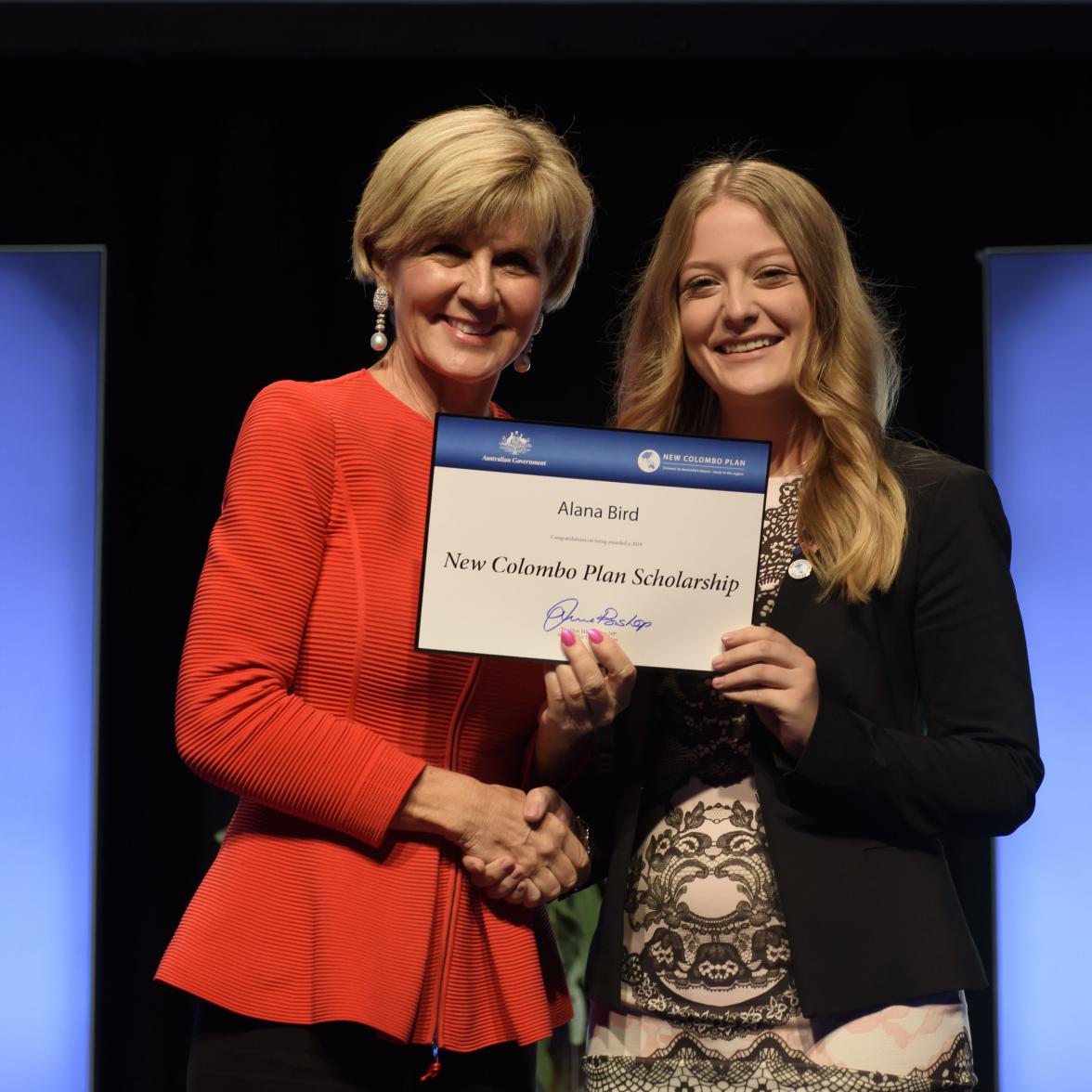 Foreign Minister Julie Bishop with Alana Bird, 2018 Malaysia Scholar, Deakin University