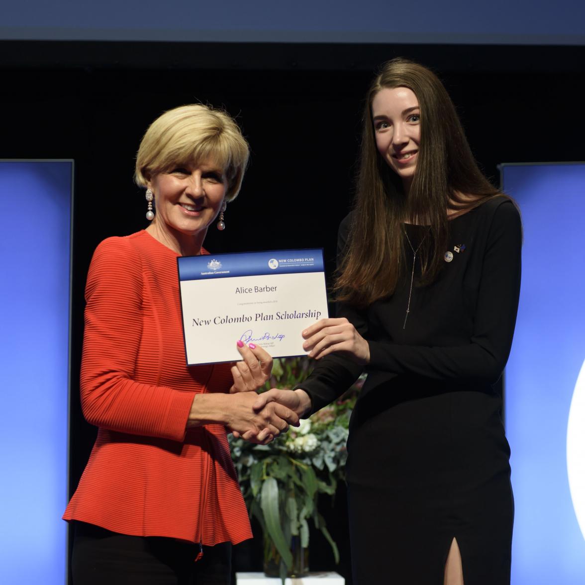 Foreign Minister Julie Bishop with Alice Barber, 2018 Republic of Korea  Scholar, Murdoch University