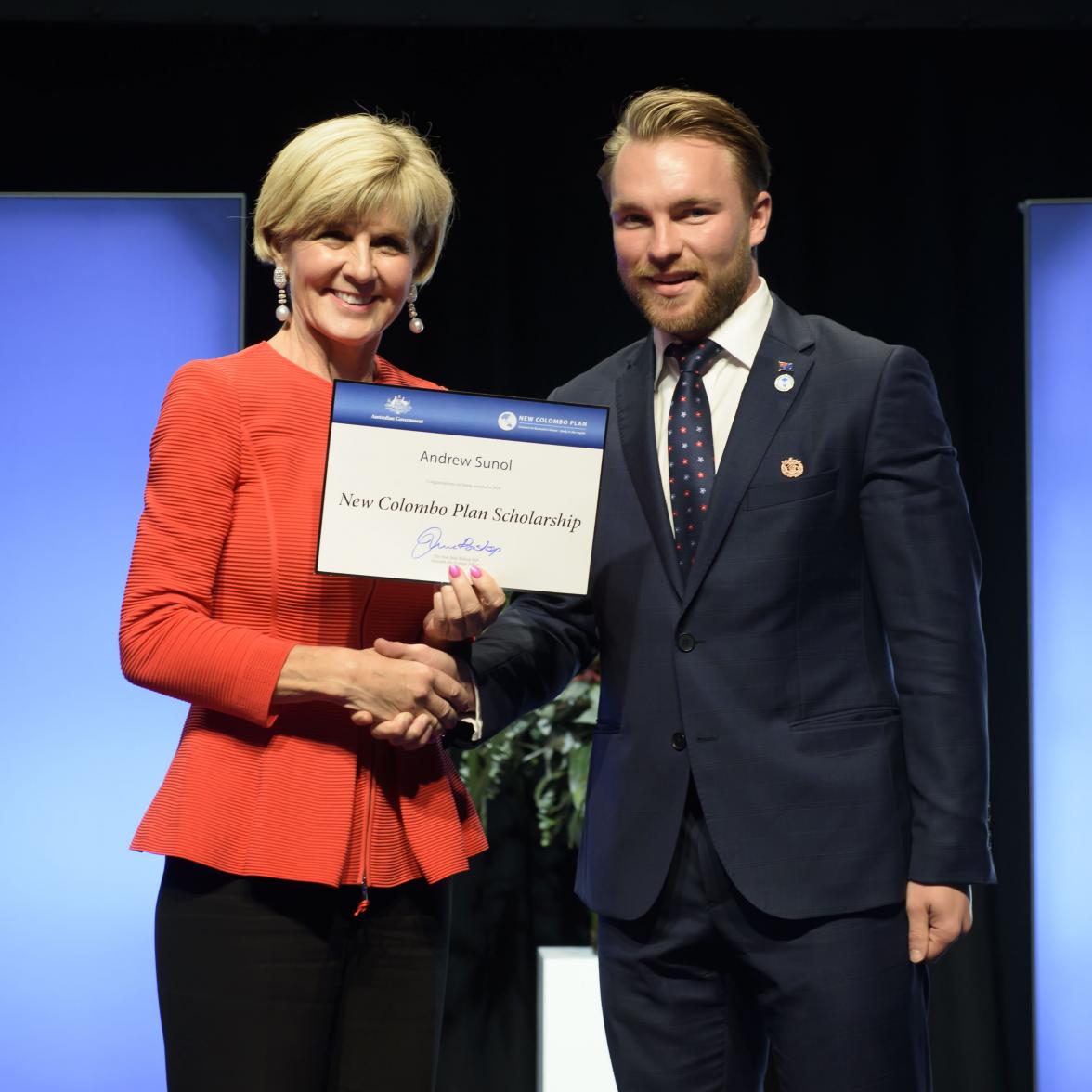 Foreign Minister Julie Bishop with Andrew Sunol, 2018 Hong Kong  Scholar, the University of Newcastle