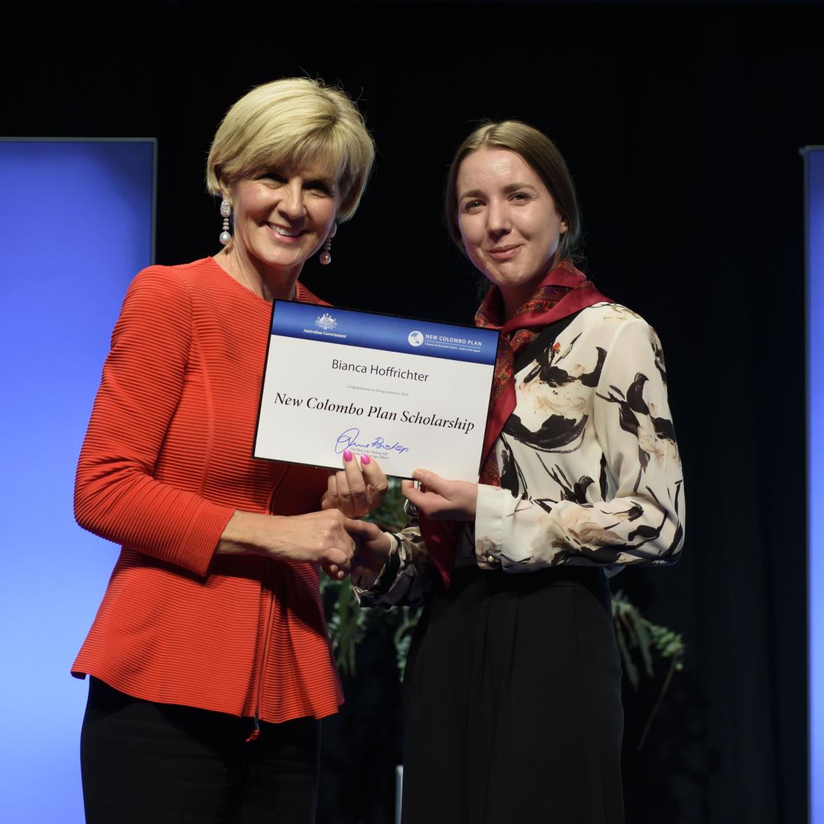 Foreign Minister Julie Bishop with Bianca Hoffrichter, 2018 Vietnam Fellow, University of South Australia