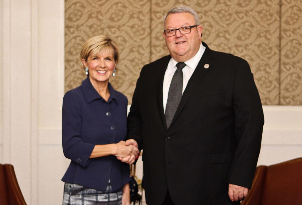 Foreign Minister Julie Bishop meeting New Zealand Minister of Foreign Affairs Gerry Brownlee in Manila, 6 August 2017.