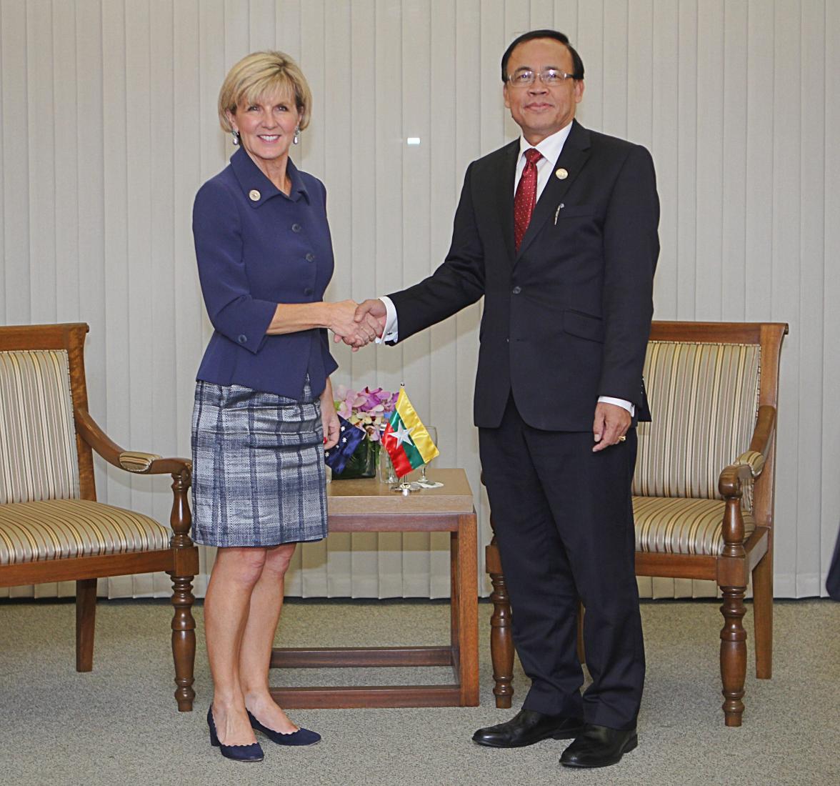 Foreign Minister Julie Bishop meeting with Myanmar’s State Minister of Foreign Affairs, Kyaw Tin in Manila to discuss strong bilateral relations, 6 August 2017.