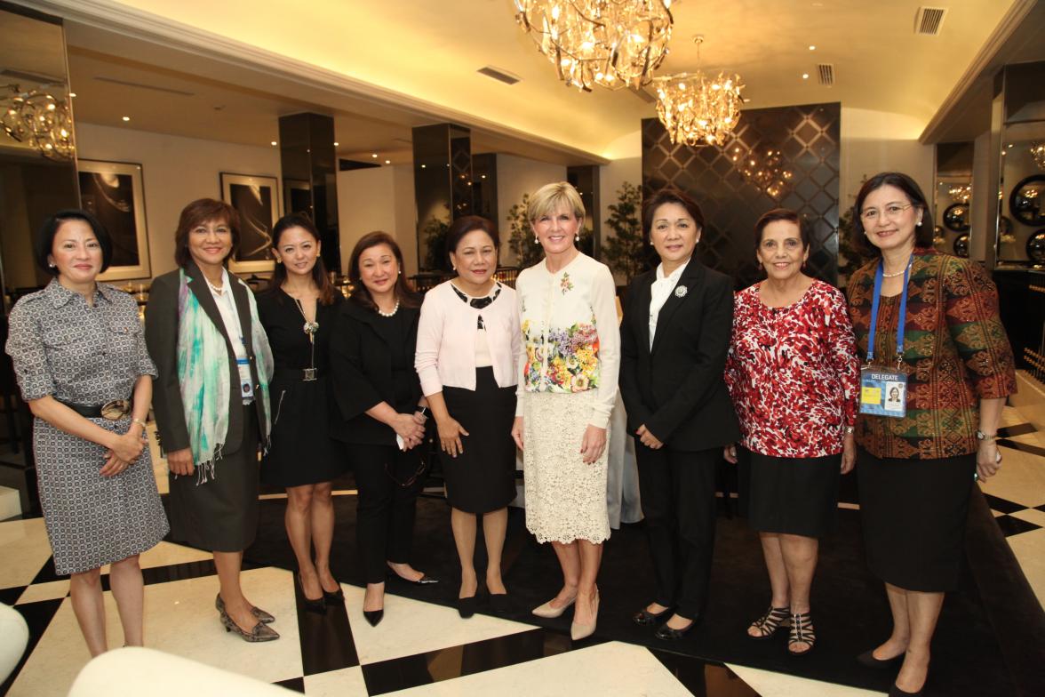 Foreign Minister Bishop with prominent Philippine women leaders in Manila, 19 November 2015.  Photo by JP Agcaoili/DFAT.