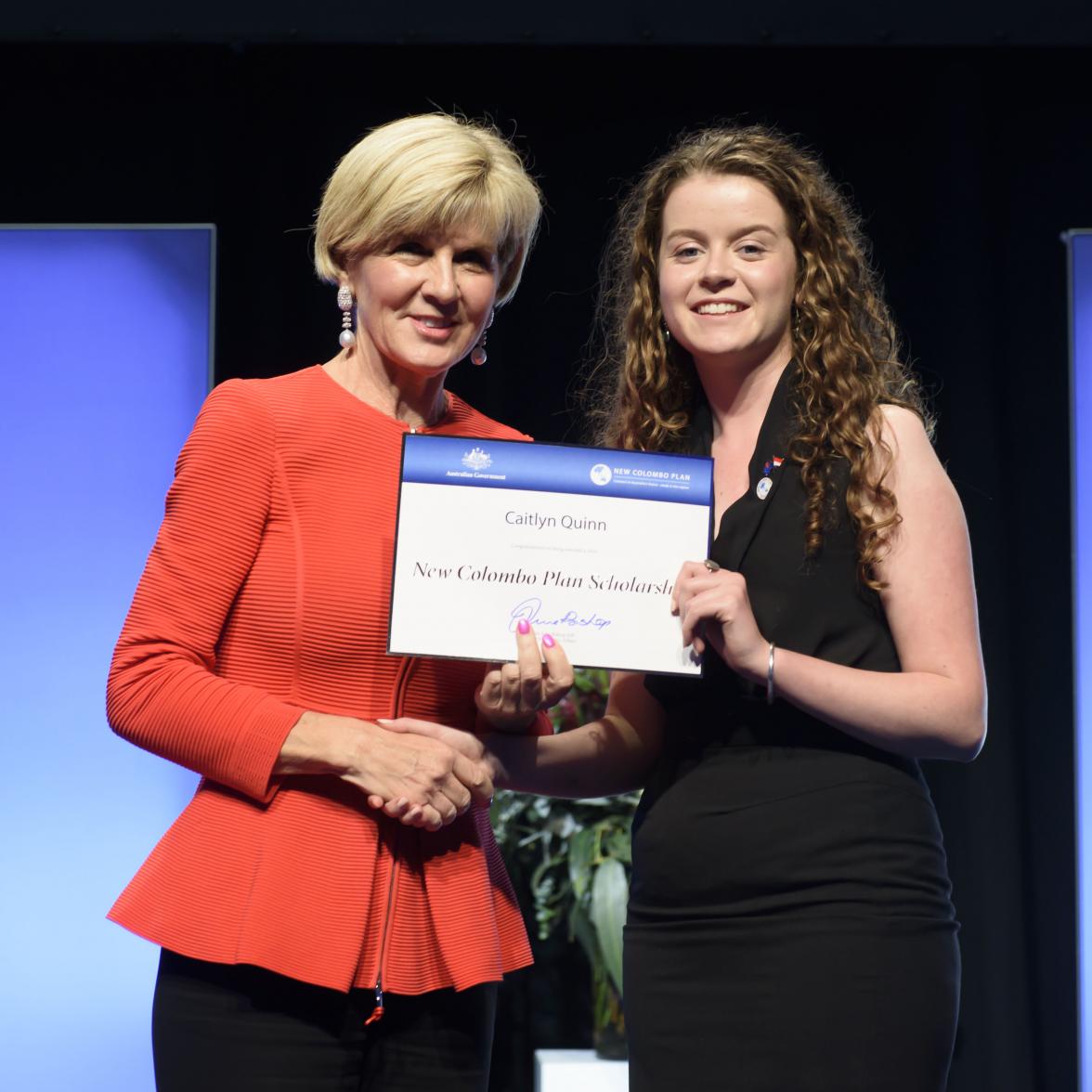 Foreign Minister Julie Bishop with Caitlyn Quinn, 2018 Indonesia Scholar, Swinburne University of Technology