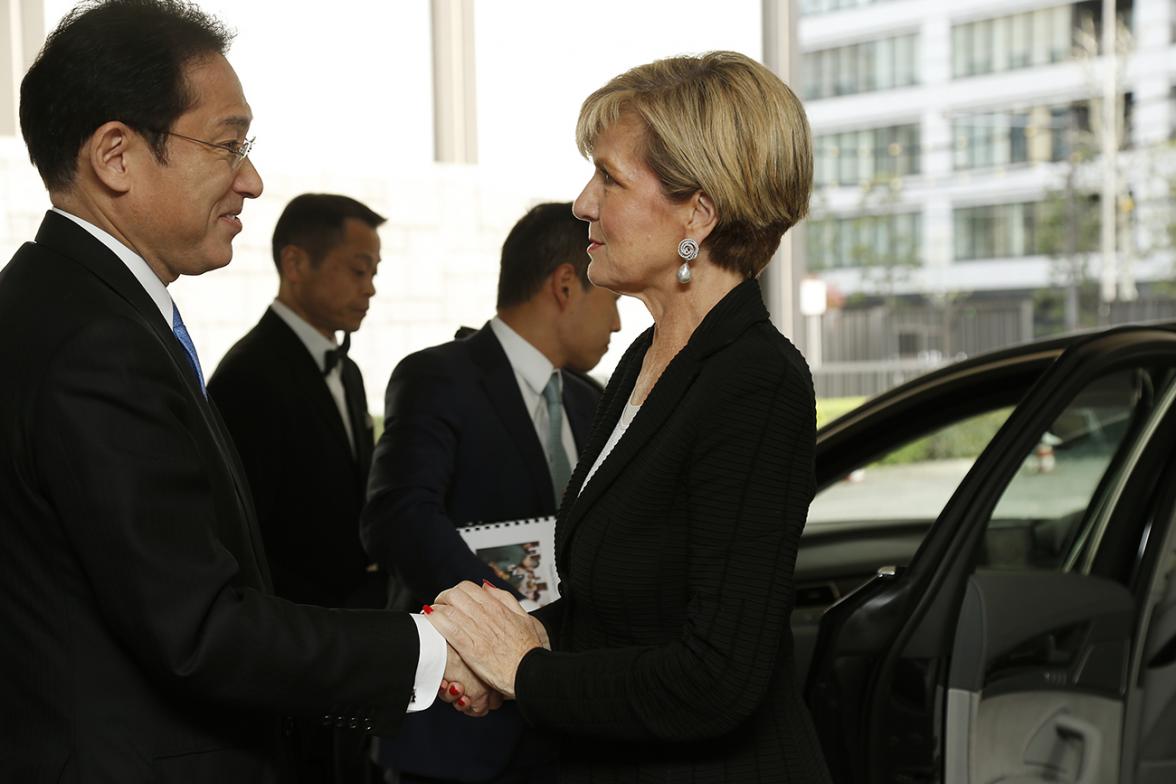 Foreign Minister Julie Bishop meets with Mr Fumio Kishida, Minister for Foreign Affairs in Tokyo on 20 April 2017.  Photo Credit: DFAT/Ken Shimizu