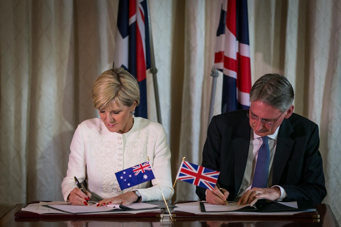 Foreign Minister Julie Bishop and Foreign Secretary Hammond sign an MoU on crisis cooperation/use of diplomatic facilities. 2 February 2015. 