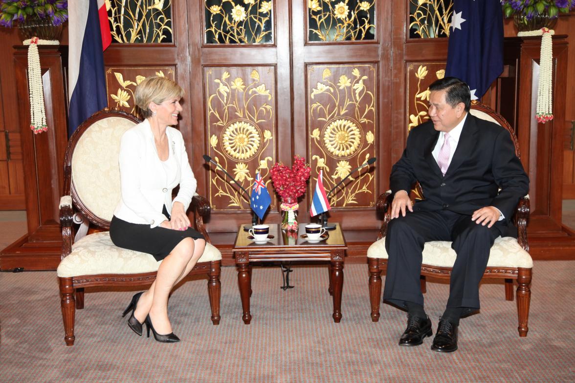 Foreign Minister Julie Bishop meets with Thai Foreign Minister Tanasak Patimapragorn.