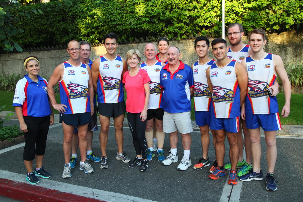 Foreign Minister Bishop goes on an early morning run with members of the Philippine Australian Football League in Manila, 17 November 2015.  Photo by Mark Alvarez.