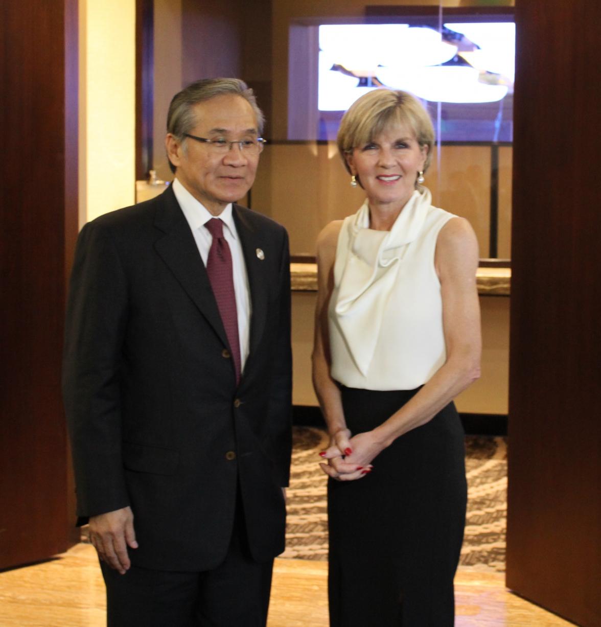 Foreign Minister Bishop meets Thailand Minister of Foreign Affairs Mr. Don Pramudwinai on the sidelines of the APEC Ministerial Meeting in Manila, 18 November 2015.  Photo by JP Agcaoili/DFAT.