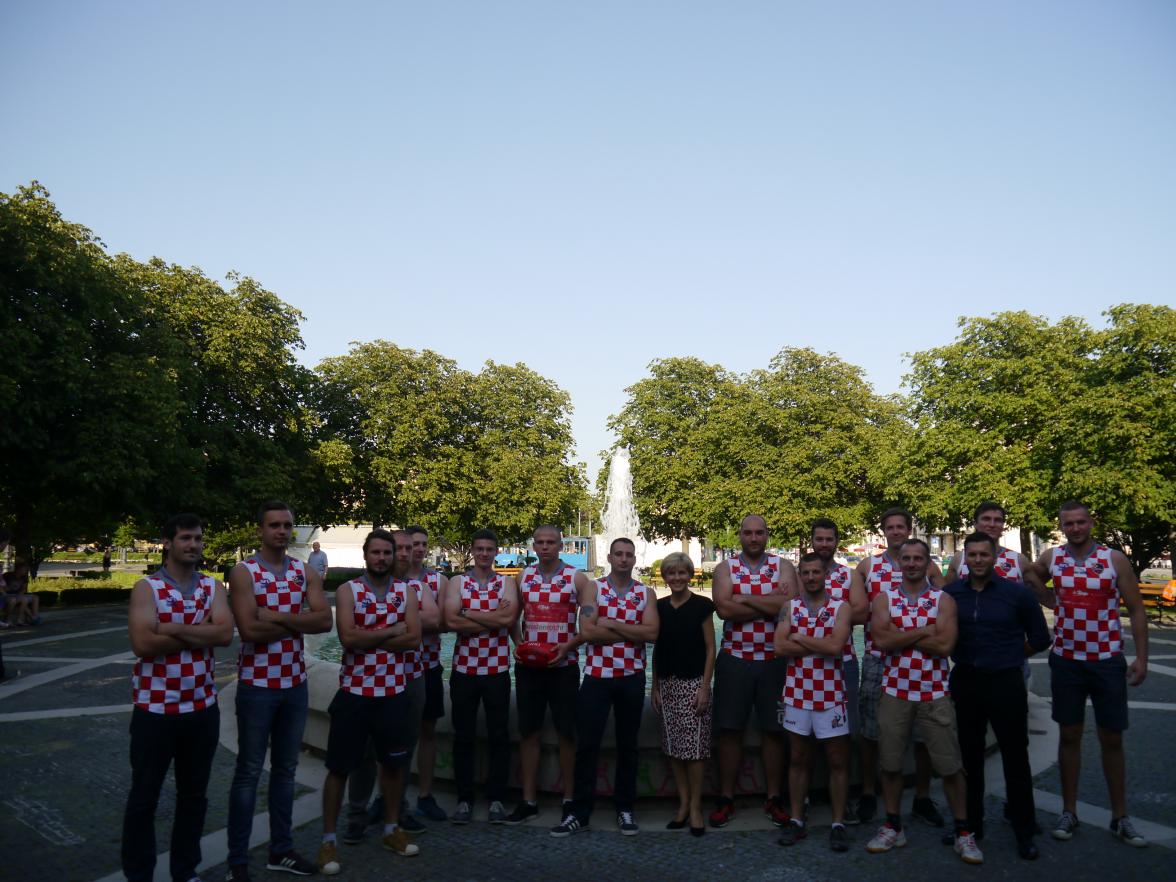 Foreign Minister Julie Bishop with the Croatian National AFL Team going to Australia in August to play in the International AFL World Cup. Zagreb, 9 July 2017.