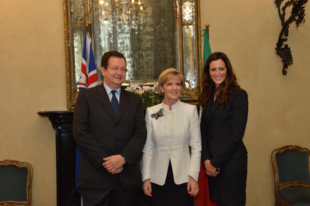 Mr Roberto Garavaglia, Senior Vice President, Strategy and Business Development, AgustaWestland SpA, The Hon Julie Bishop MP, Minister for Foreign Affairs  and Mrs Manuela Barbarossa, Head of Region– AUSTRALASIA, International Government Business Unit