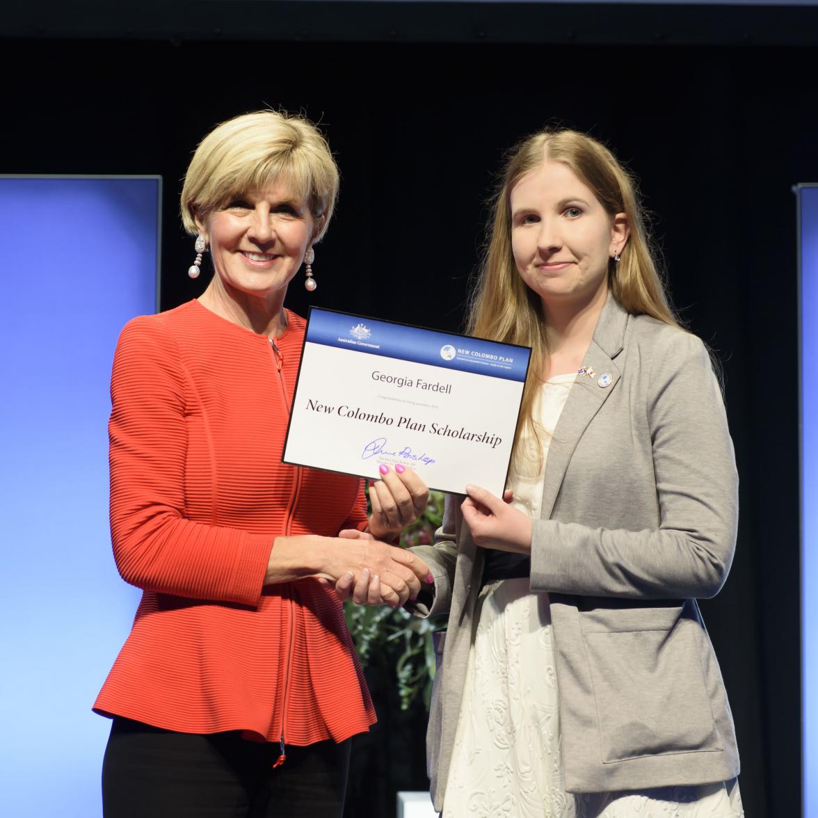 Foreign Minister Julie Bishop with Georgia Fardell, 2018 Japan Scholar, the University of Newcastle