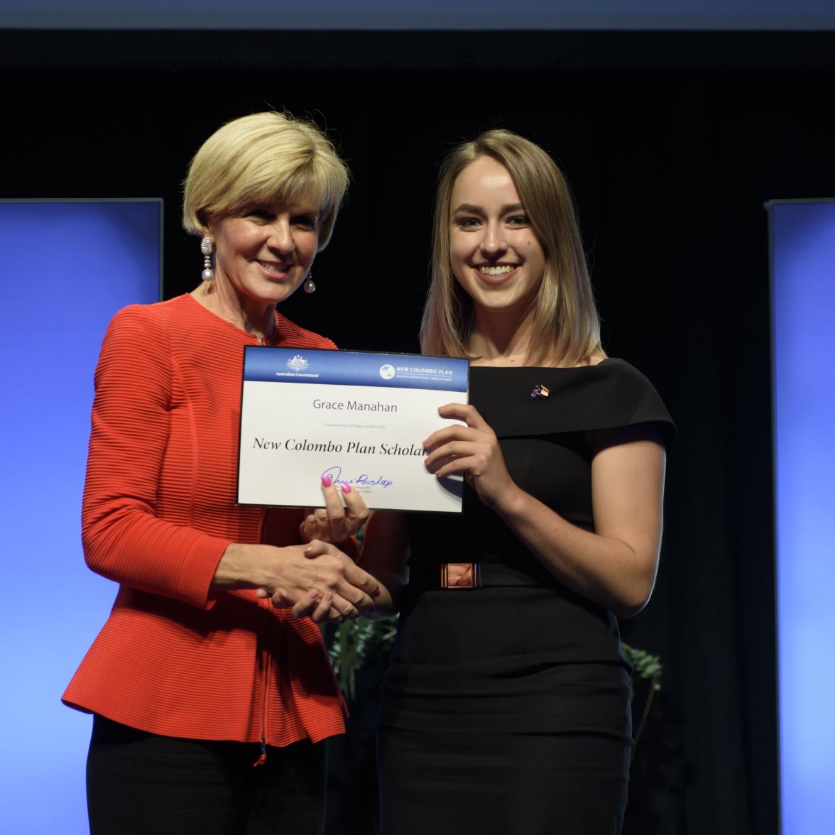 Foreign Minister Julie Bishop with Grace Manahan, 2018  Singapore Scholar, Griffith University