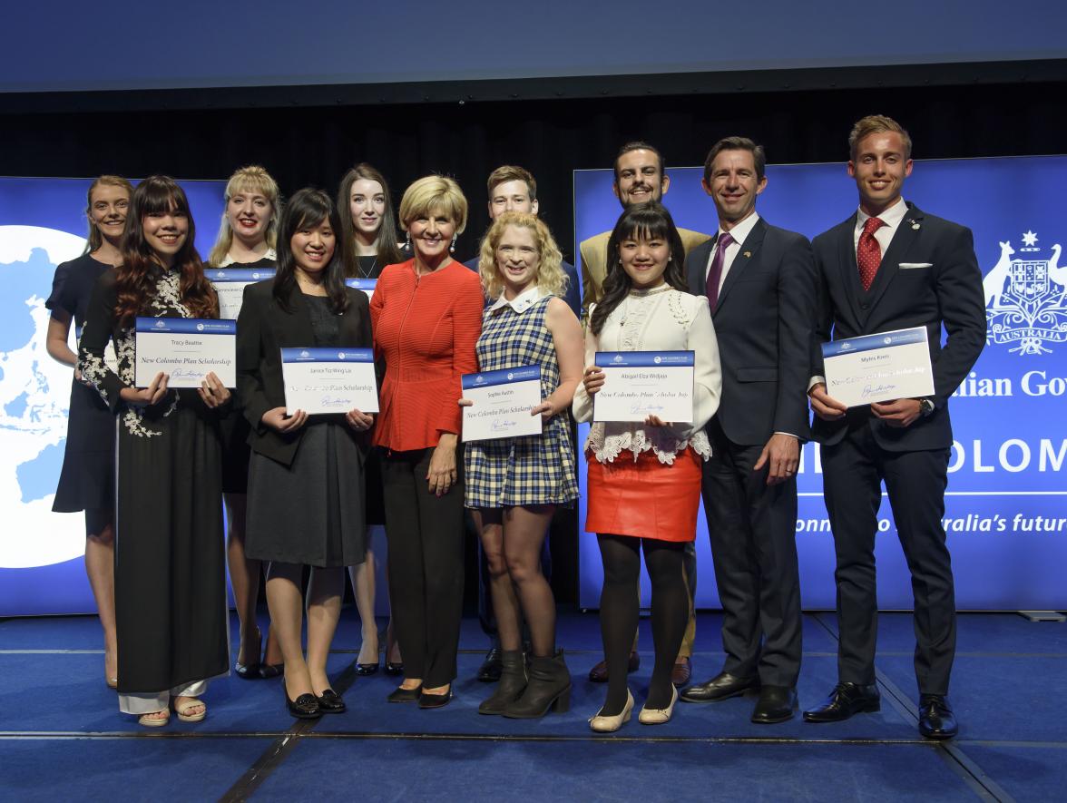 Foreign Minister Julie Bishop and Education Minister Simon Birmingham with the New Colombo Plan 2018 Republic of Korea Scholars