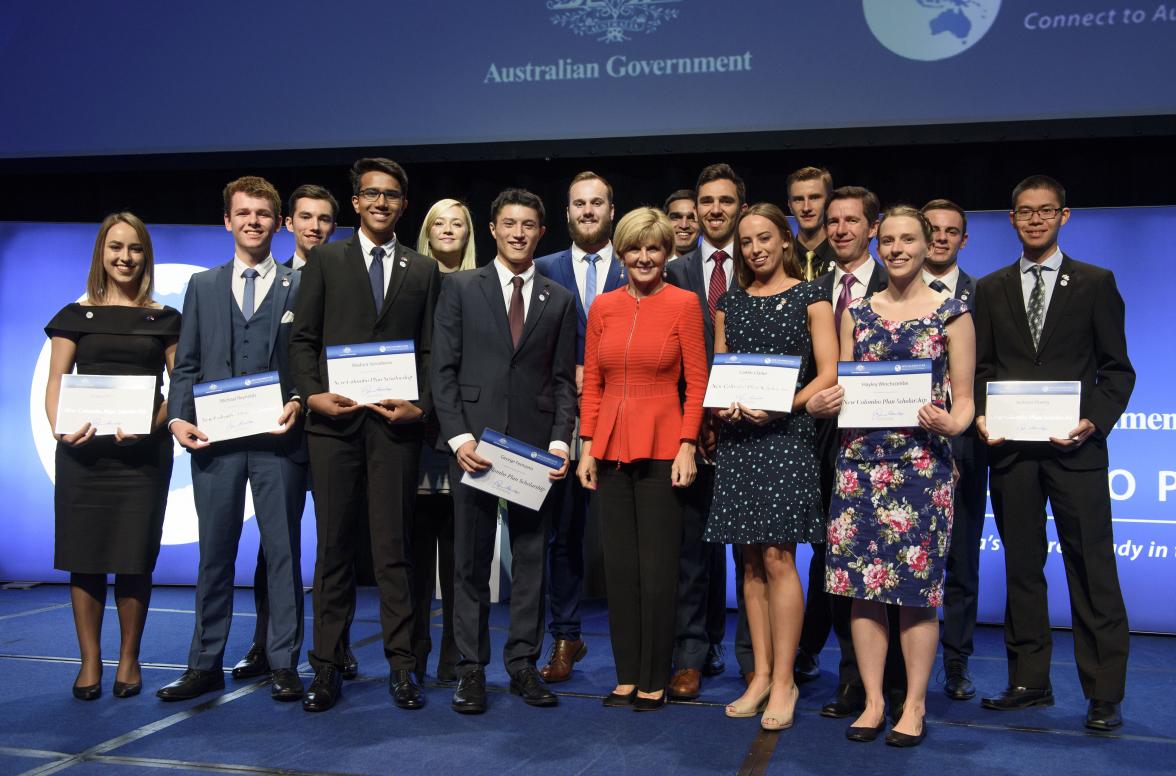 Foreign Minister Julie Bishop and Education Minister Simon Birmingham with the New Colombo Plan 2018 Singapore Scholars