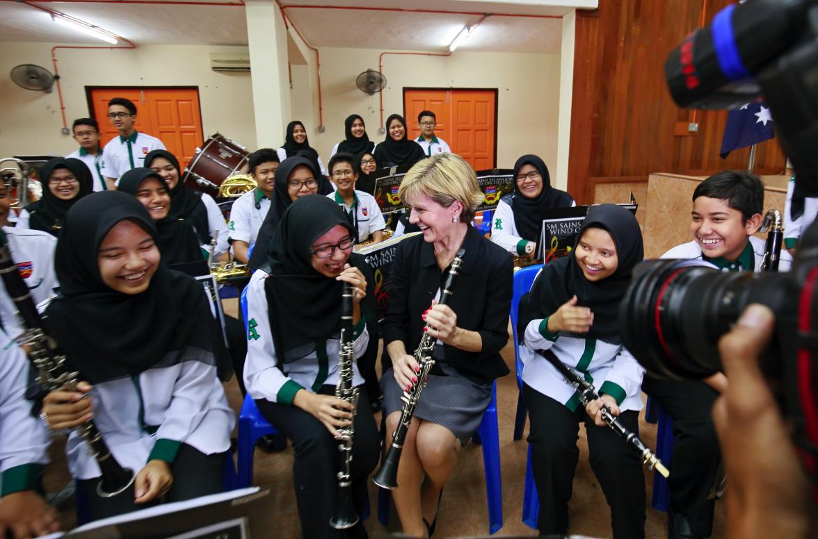 The Hon Julie Bishop MP meets students from Selangor High school in Kuala Lumpur which is partnered with an Australian school on Christmas Island through the BRIDGE Program, 7 August 2015.