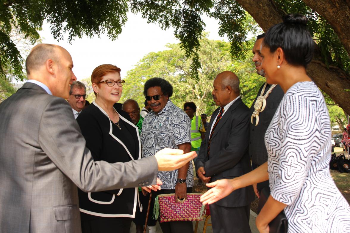 Foreign Minister Marise Payne meets Friends of the Museum patron and wife of Prime Minister Peter O’Neill