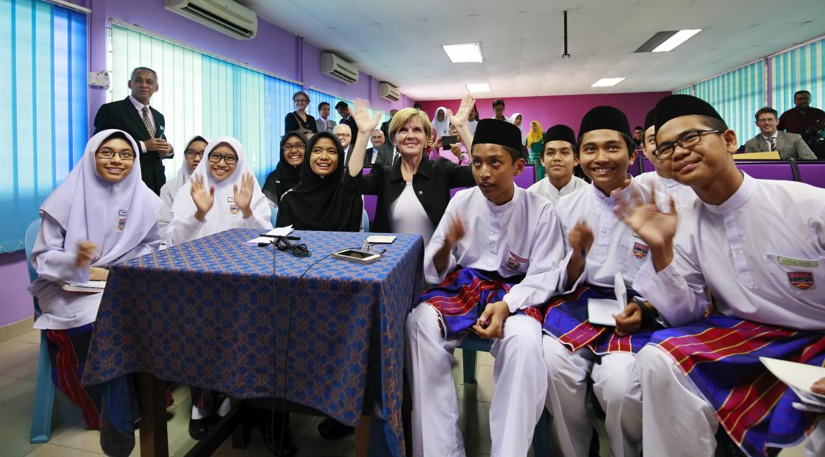 The Hon Julie Bishop MP takes part in a web conference between Selangor High and Christmas Island school, Kuala Lumpur, 7 August 2015.