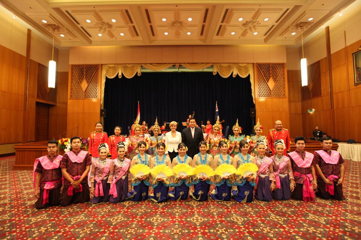 Foreign Minister Julie Bishop meets with Thai Deputy Prime Minister and Foreign Minister General Tanasak Patimapragorn.