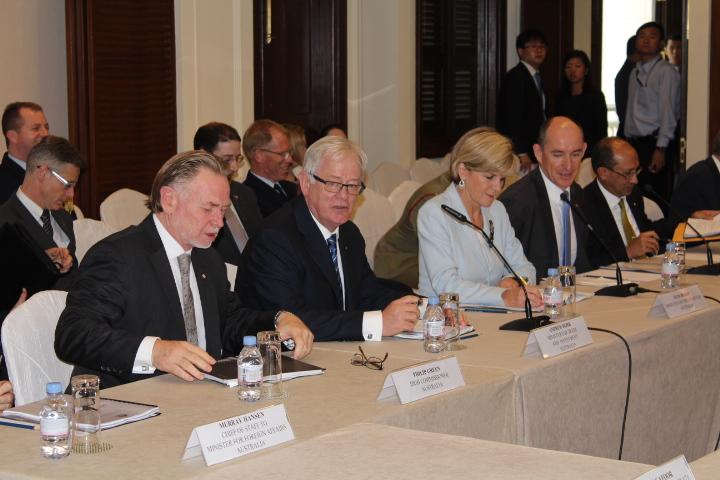 Australia’s High Commissioner to Singapore Philip Green, Trade and Investment Minister Andrew Robb and Foreign Minister, Julie Bishop at the Singapore-Australia Joint Ministerial Committee meeting in Singapore. 22 August 2014.