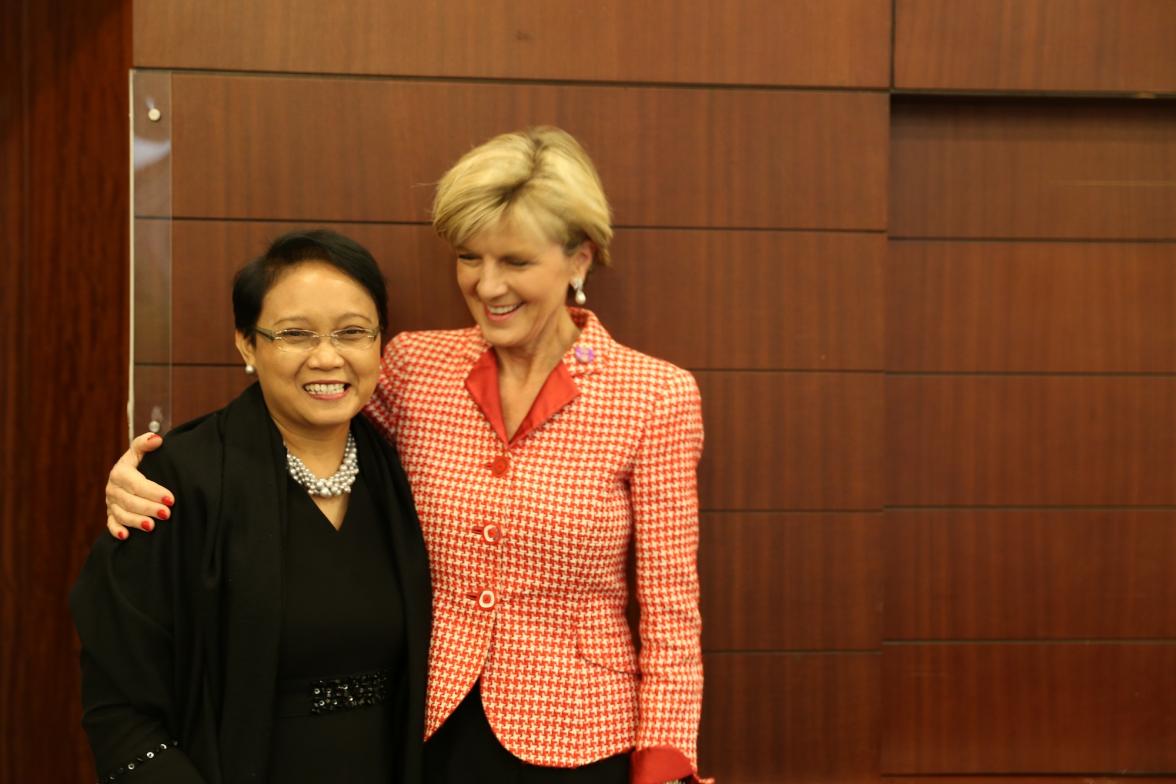 Minister Bishop meets Ms Retno Lestari Priansari Marsudi, Minister for Foreign Affairs, Indonesia at China National Convention Centre - Beijing, 8 November 2014