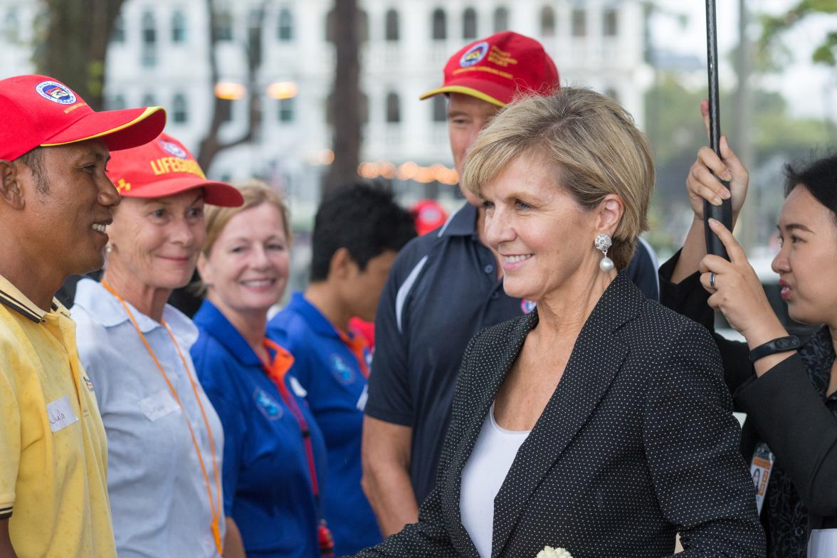 Foreign Minister Julie Bishop visits Patong Beach in Phuket to announce the first Thai language lifesaving manual and teaching curriculum, supported by the Australian Government’s Direct Aid Program. Thailand, Phuket, 4 August 2017.