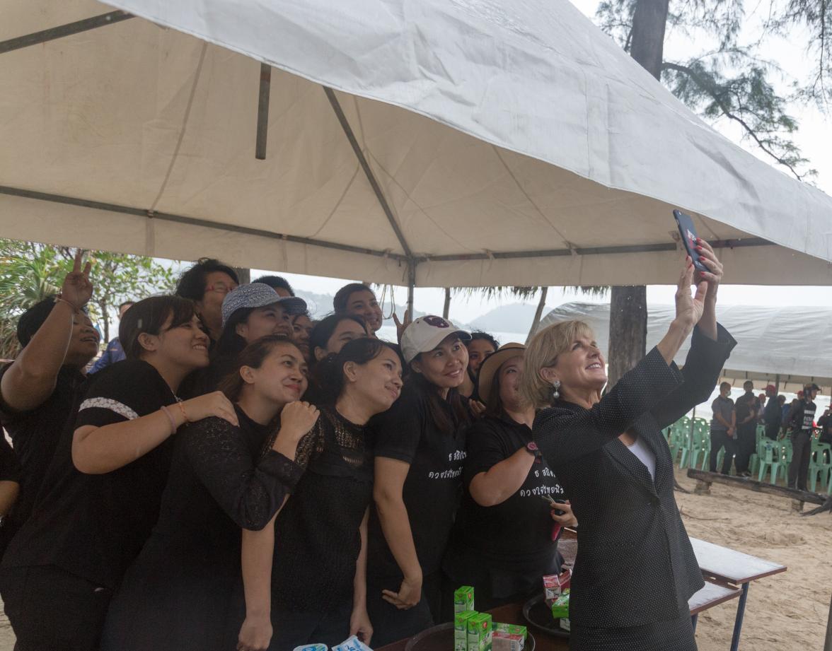 Foreign Minister Julie Bishop takes selfie with staff at Patong Geach in Phuket. Thailand, Phuket, 4 August 2017.