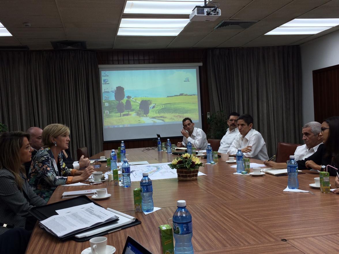 Foreign Minister Julie Bishop with Cuban Minister of Mines and Energy of Cuba, Alfredo López Valdez at the Ministry of Mines and Energy, Havana, 1 July 2017.