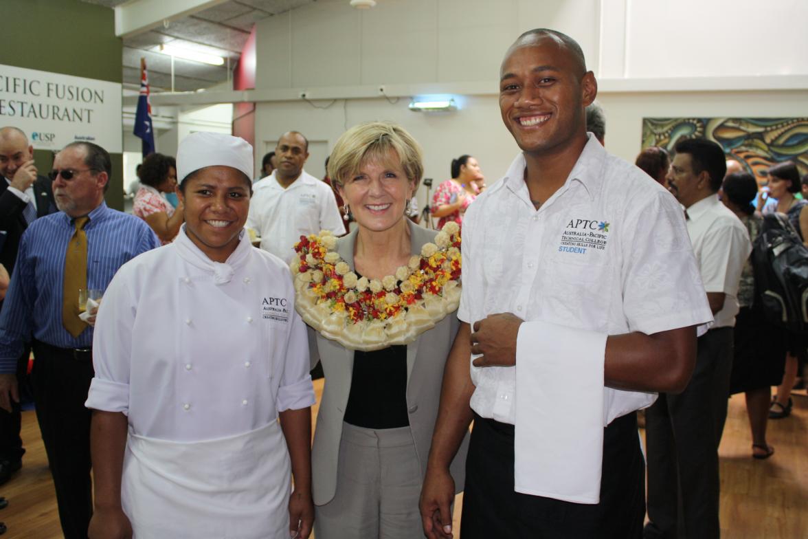 Foreign Minister Julie Bishop meets star students at the Pacific Fusion Training College. 31 Octoebr 2014.