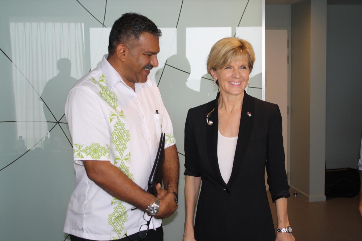 Foreign Minister Julie Bishop and Fijian Trade Minister Faiyaz Koya MP discuss closer trade ties, Suva. 1 November 2014. 